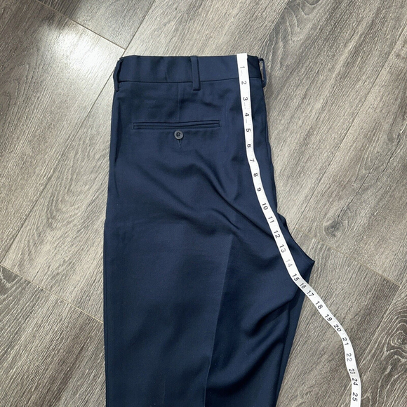 Jos A Bank Traveler 36x32 Navy Pleated Front Rolled Cuffs Slacks Pants - Picture 3 of 5